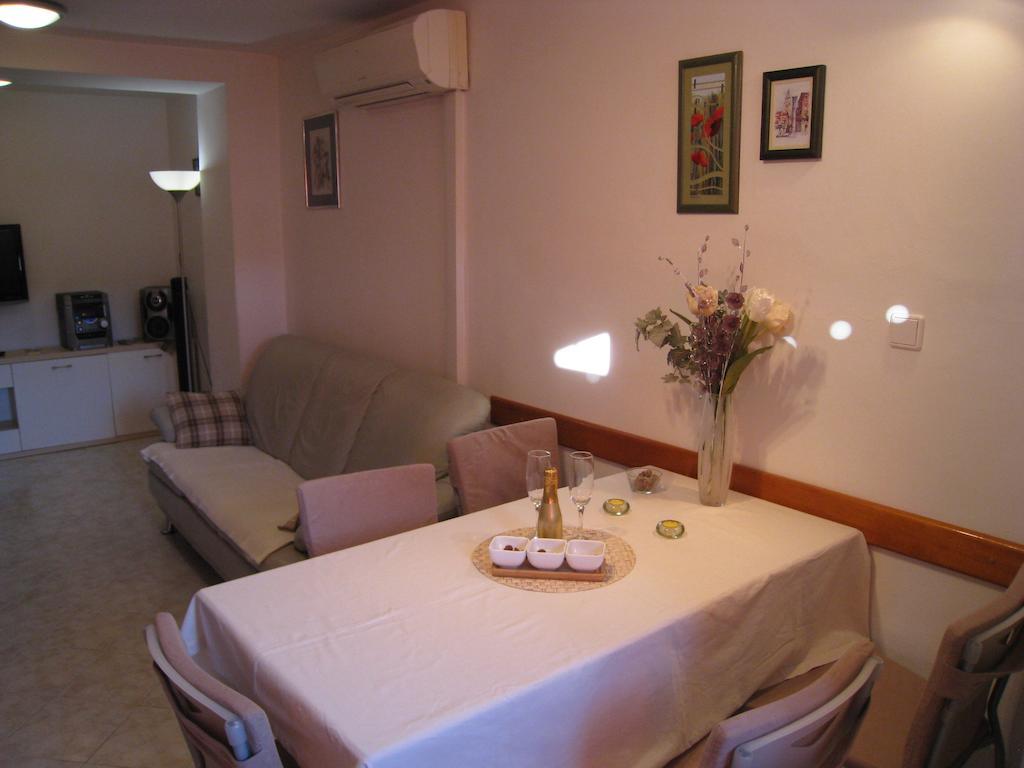 Apartment Ella Mare Задар Стая снимка